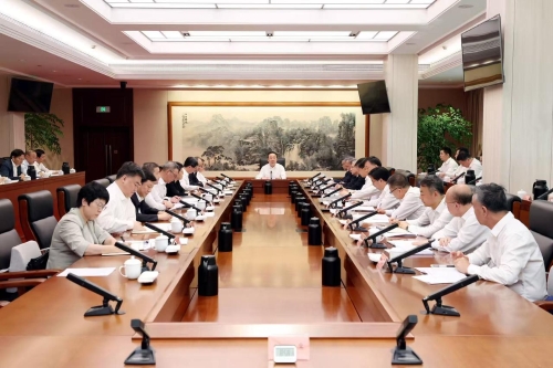 省委常委会召开会议 认真学习贯彻习近平总书记重要讲话重要文章重要贺信精神 研究我省贯彻落实意见 省委书记王浩主持