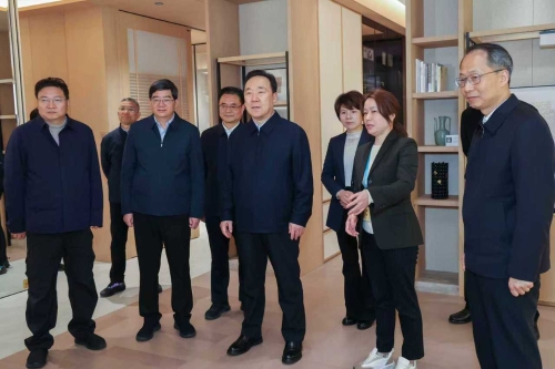 王浩参观2025年浙江省“好房子”展览 一体推进好房子好小区好社区好城区建设 进一步擦亮“浙里城市、幸福家园”金名片