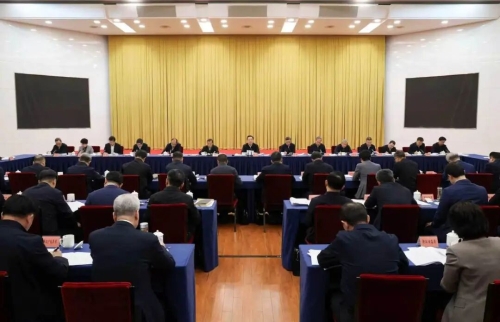 省委常委会召开会议 认真学习贯彻习近平总书记重要讲话重要指示精神 锚定目标一以贯之抓好落实 确保实现“时间过半、任务过半”