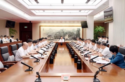 省委常委会召开会议 认真学习贯彻习近平总书记重要讲话重要指示精神 研究我省贯彻落实意见 省委书记王浩主持