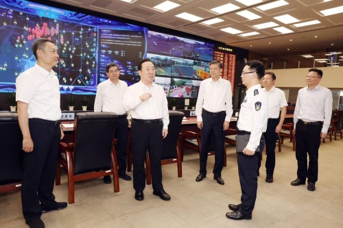 省委书记王浩在杭州检查节日安全工作