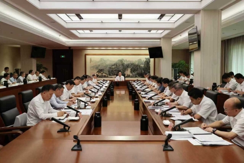 省委常委会召开会议 认真学习贯彻习近平总书记重要讲话重要文章精神 研究对口援藏、公权力大数据监督等工作 省委书记王浩主持